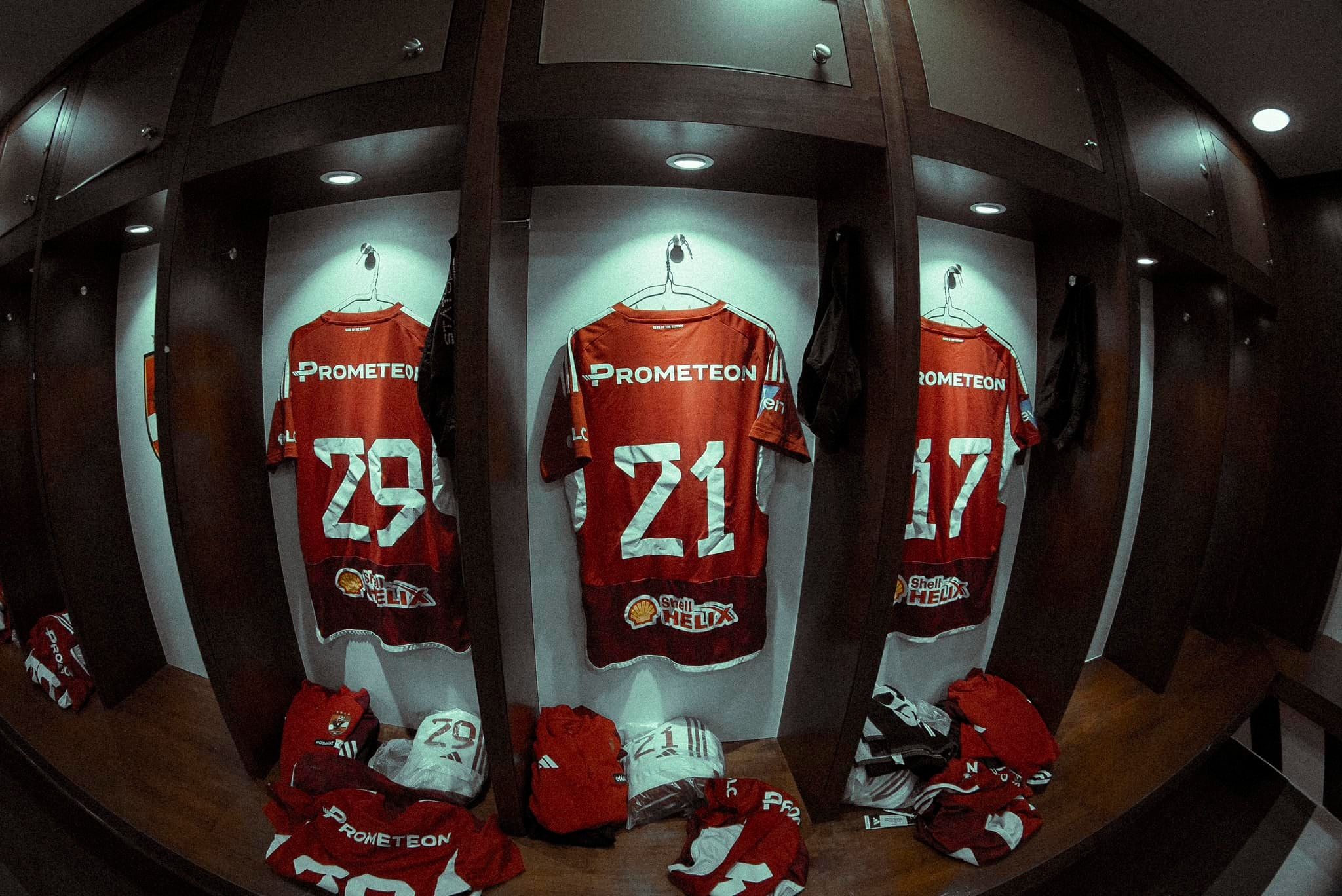 غرفة ملابس الاهلي (3) غرفة ملابس الاهلي (3)