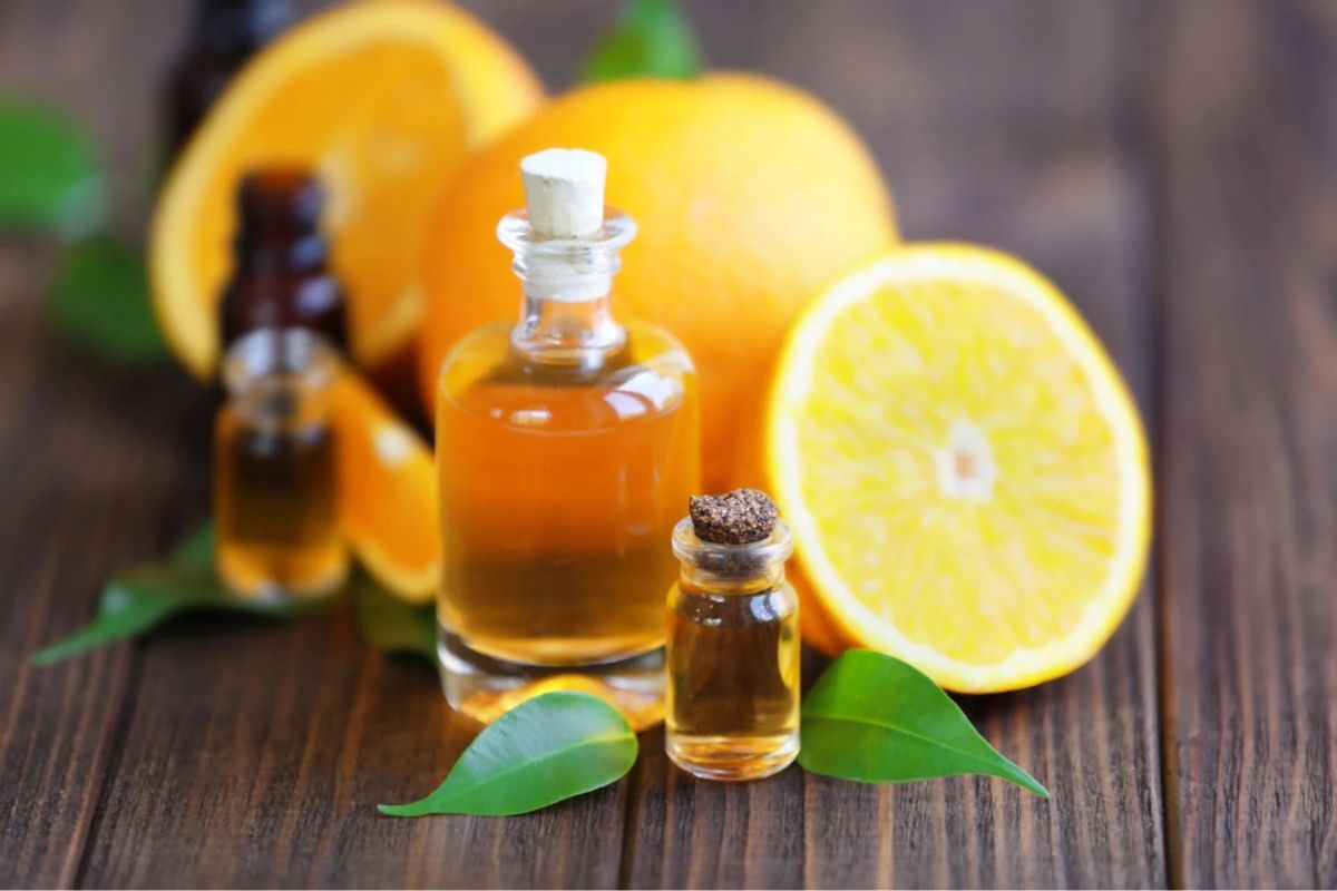 ماذا تعرف عن زيت البرتقال العطري.. 13 فائدة مذهلة