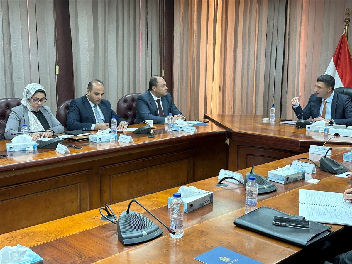 لقاء وزير الصناعة مع اللواء مهندس عمرو عبد المنعم رئيس هيئة تنمية الصعيد