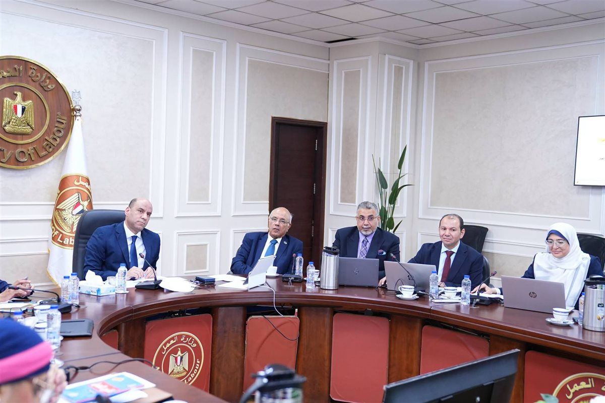 وزير العمل يترأس اجتماع المجلس الأعلى للتشاور الاجتماعي