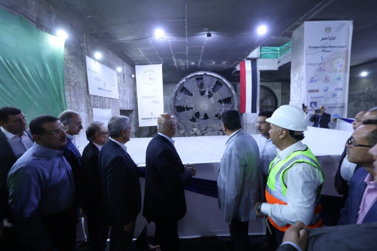 خروج ماكينة الحفر النفقي الثانية بمحطة المساحة بالخط الرابع