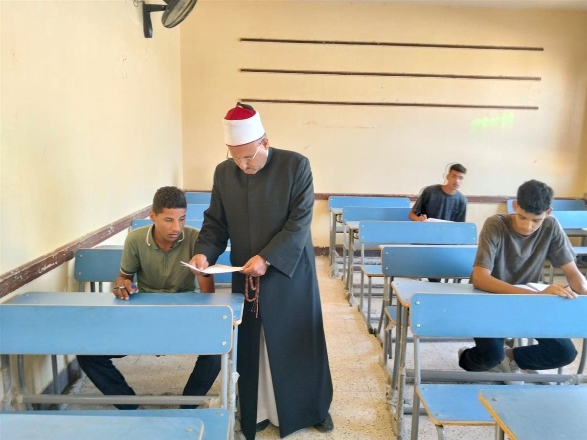 جانب من جولة رئيس منطقة الإسماعيلية الأزهرية، فيتو