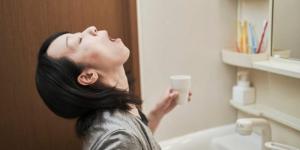 وداعًا
      لألم
      الحلق
      المزمن..
      فوائد
      الغرغرة
      بالماء
      المالح
      في
      الشتاء