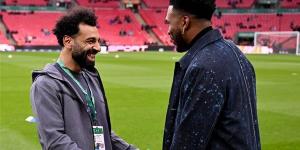 محمد
      صلاح
      يدعم
      لاعبي
      ليفربول
      قبل
      مواجهة
      تشيلسي
      (فيديو)