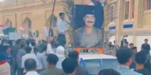 صدام
      حسين
      يعود
      للعراق،
      مشهد
      تمثيلي
      ينقلب
      إلى
      مظاهرة
      لتأييد
      الرئيس
      الراحل
      (فيديو)