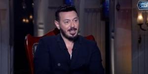 تتجوز
      واحدة
      بتحبها
      مبتخلفش
      ولا
      ست
      مبتحبهاش
      وبتخلف؟
      مصطفى
      شعبان
      يرد
      (فيديو)