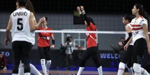 الكرة
      الطائرة،
      الأهلي
      يهزم
      الزمالك
      ويتوج
      بطلا
      لدوري
      السيدات