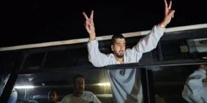سجون
      الاحتلال
      تفرج
      عن
      1986
      أسيراً
      فلسطينياً
      بموجب
      صفقة
      التبادل