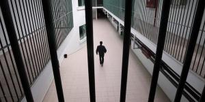 هيئة شؤون الأسرى: أوضاع صعبة يعيشها المعتقلون في سجن عوفر