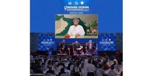 وزير خارجية عُمان يدعو إلى صون حرية الملاحة ويؤكد التزام بلاده بقانون البحار