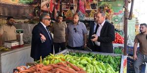 محافظ الدقهلية يتفقد منافذ بيع الخضروات بالمنصورة: لا تهاون مع التلاعب بالأسعار (صور)