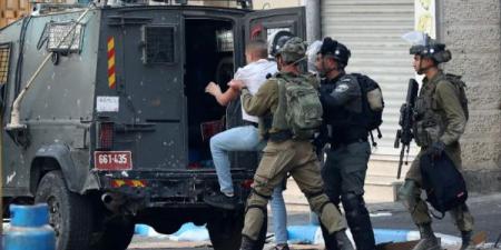 الاحتلال يعتقل 15 مواطنا من الضفة