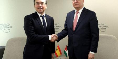 مصطفى يبحث مع وزير خارجية إسبانيا دعم فلسطين السياسي والدبلوماسي والمالي في دافوس