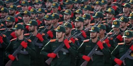 قائد الحرس الثوري الإيراني يحذر واشنطن وتل أبيب بعد الاحتجاجات الأخيرة "أصابعنا على الزناد"