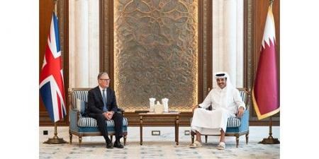 أمير قطر ورئيس الوزراء البريطاني يؤكدان اهمية خفض التصعيد وتعزيز الاستقرار الاقليمي