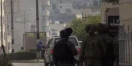 الاحتلال الإسرائيلى يقتحم بلدة فلسطينية ويستولي على عدد من المركبات