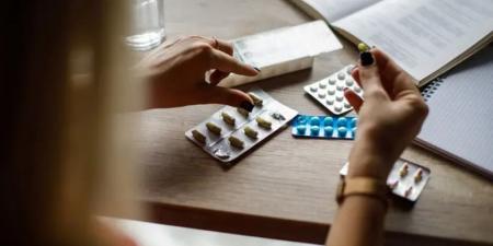 المُضادات الحيوية "خطر حقيقي".. تحذير رسمي من عادات شائعة "تُفقدها فاعليتها"