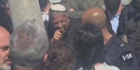 وزير إسرائيلي يقتحم يافا ويهدد الفلسطينيين: أنا صاحب الأرض وليس أنتم