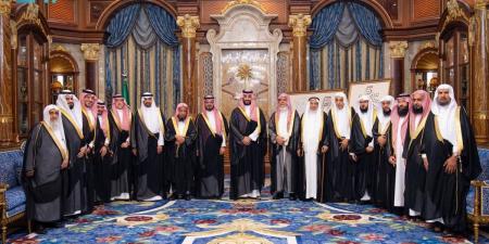 ولي العهد يستقبل وفد تكريم خادم الحرمين الشريفين