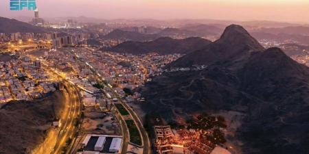الضوء في مكة المكرمة.. مشهد حضاري وروحي يعكس تطور الخدمات لضيوف الرحمن