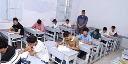 72 ألفا و773 طالبا بالدقهلية يبدأون اليوم ماراثون الثانوية العامة بـ"الدين والتربية الوطنية"