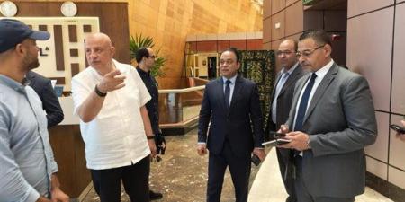 رئيس المصرية للمطارات يتابع مشروعات التطوير بمطاري شرم الشيخ والغردقة