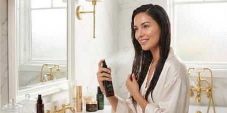 7 خطوات لإصلاح ما أفسدته الشمس والبحر بشعرك