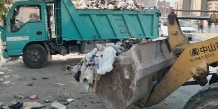 المحافظ في الشارع، قرارات فورية ضد البناء المخالف ومخازن الفرز وحرق القمامة بالجيزة