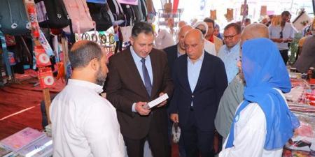 محافظ دمياط يفتتح معرض المستلزمات المدرسية بالسنانية