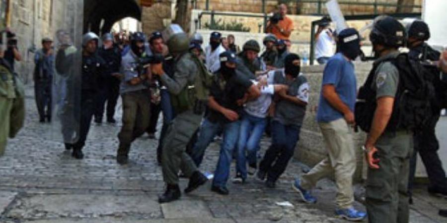 مستوطنون يقتحمون المسجد الأقصى.. والاحتلال يعتقل 11 فلسطينيا من الضفة