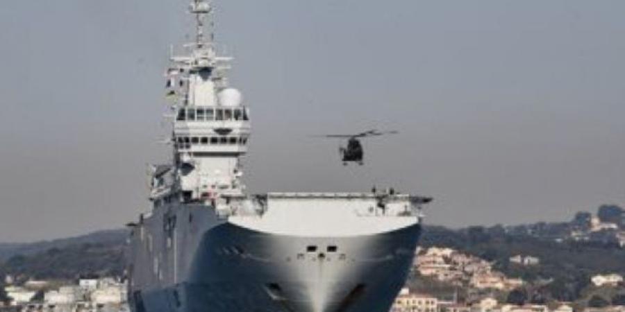 "ديكسمود" حاملة مروحيات فرنسية تتحول لمستشفى ميدانى بالعريش لإنقاذ مصابى غزة