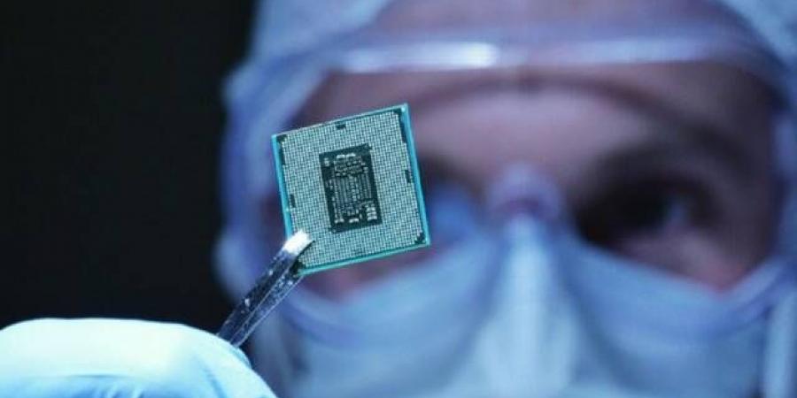 السعودية
      تخطط
      لضخ
      استثمارات
      ضخمة
      في
      صناعة
      أشباه
      الموصلات