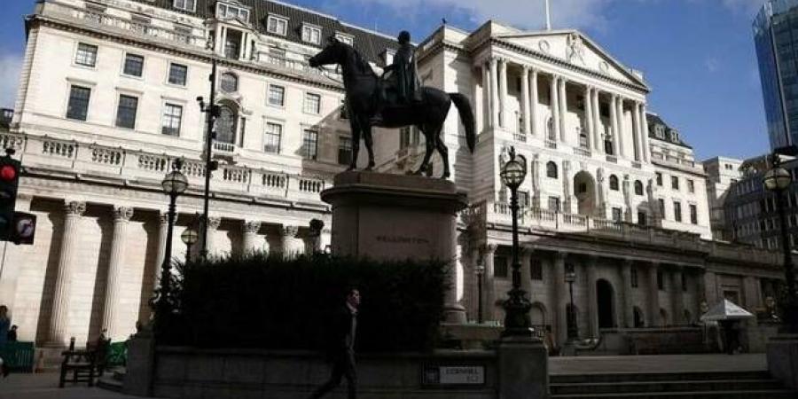بنك
      إنجلترا
      يثبت
      أسعار
      الفائدة
      عند
      5.25%