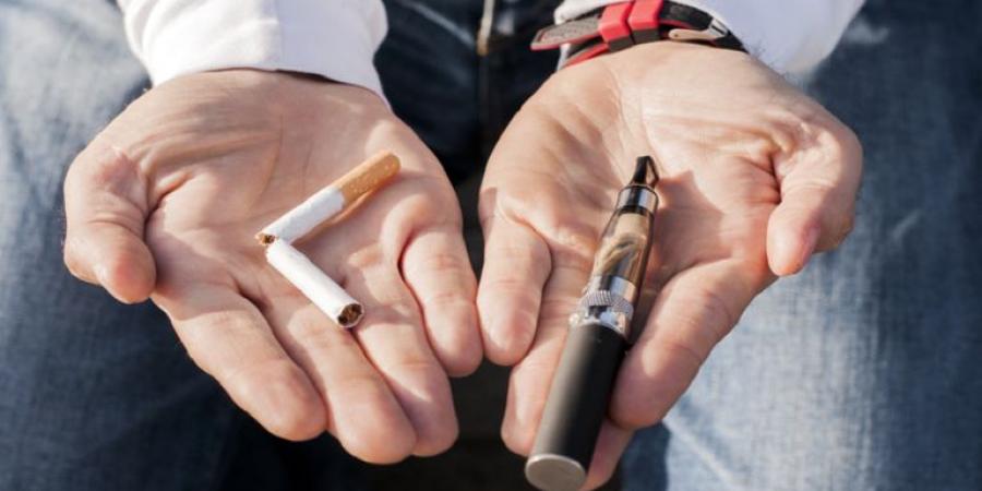 السجائر
      الإلكترونية
      "فايب
      "
      أم
      السيجارة
      العادية
      ..
      أيهما
      أقل
      ضرراً
      على
      صحة
      الإنسان
      ؟