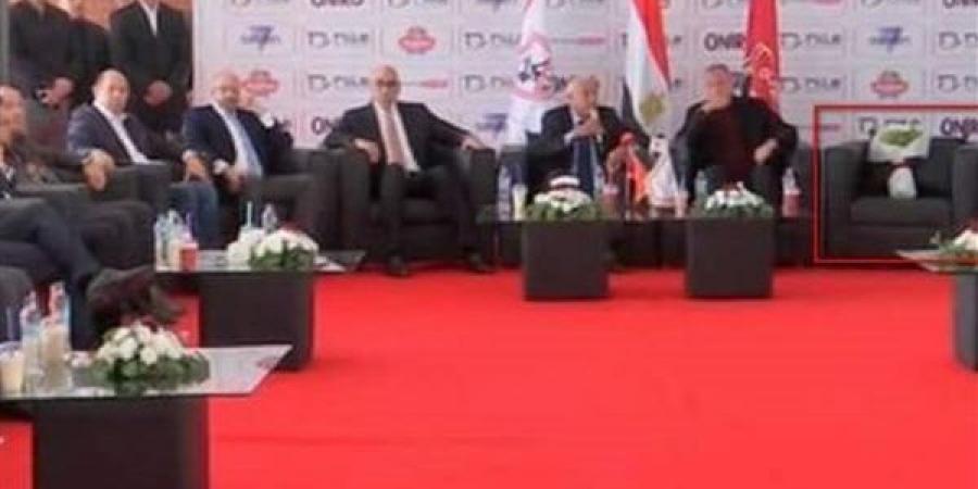 شبانة
      يعلق
      علي
      زيارة
      مجلس
      الأهلي
      إلى
      الزمالك