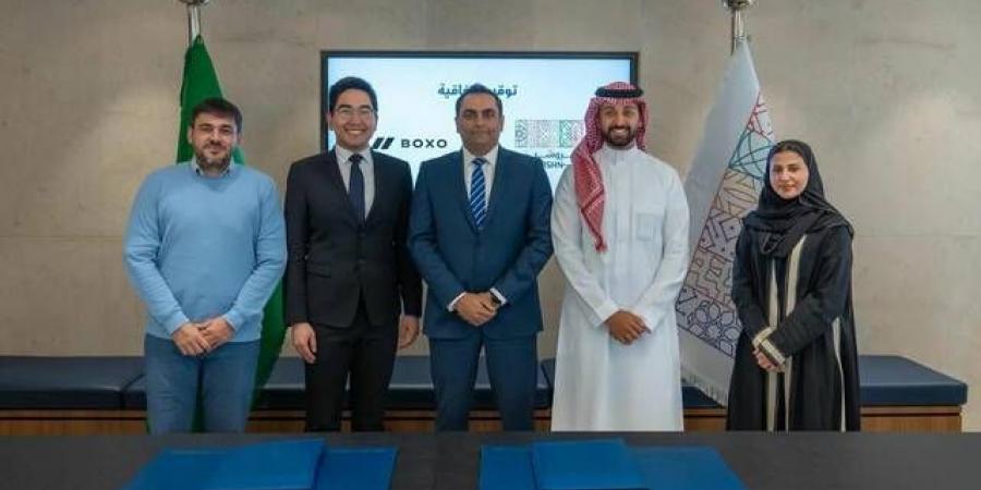 "روشن"
      توقع
      عقد
      شراكة
      مع
      "بوكسو"
      السنغافورية
      لتعزيز
      قدراتها
      التكنولوجية