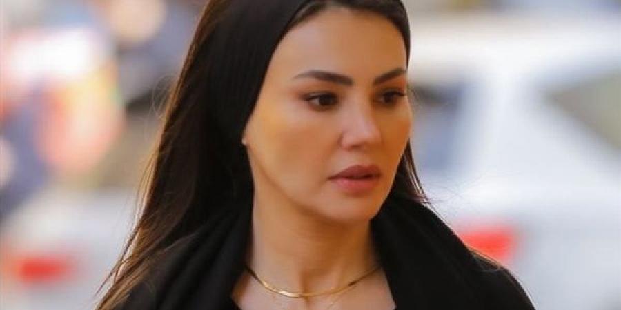 مبارزة
      فنية
      قوية
      بين
      العوضى
      ودينا
      فؤاد
      بمسلسل
      حق
      عرب،
      والجمهور
      يتفاعل