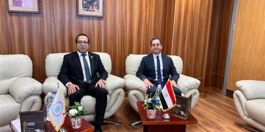الرعاية
      الصحية
      تستقبل
      السفير
      الفرنسي
      لدى
      مصر
      لزيارة
      المنشآت
      الصحية
      في
      الأقصر