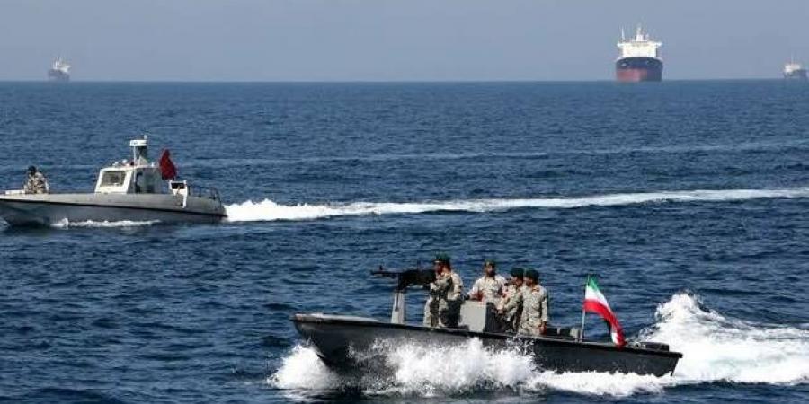 إيران
      تحتجز
      ناقلة
      نفط
      أجنبية
      بسبب
      تهريب
      الوقود