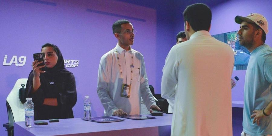 «لاق» في كأس العالم للرياضات الالكترونية.. جناح يتحدث بلغة اللاعبين