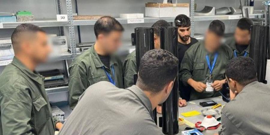 فريق فني مغربي يخضع لتدريب معمق لدى مصنع المسيرات "بلو بيرد" في إسرائيل (صور)