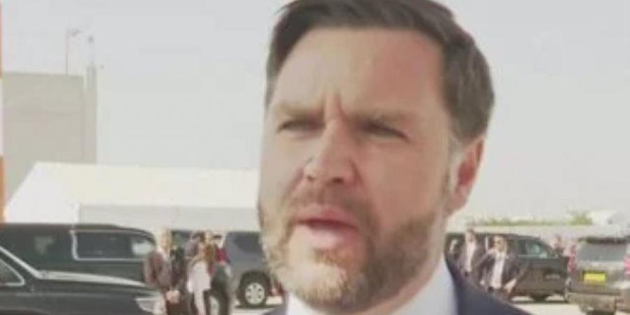 فانس: أوروبا «النووية» تخضع خلال 15 عاما لزعماء مقربين من «الإسلام السياسى»