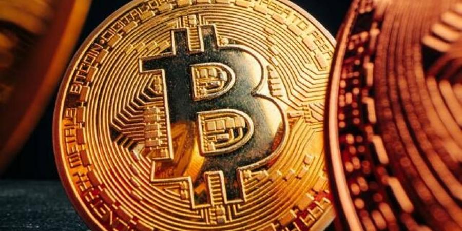سعر البيتكوين يهوي لأدنى مستوى في شهرين
