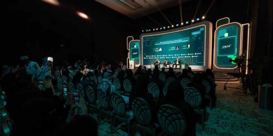 جلسة حوارية تناقش سباق السمعة بين سرعة المعلومة وتدارك الأزمة