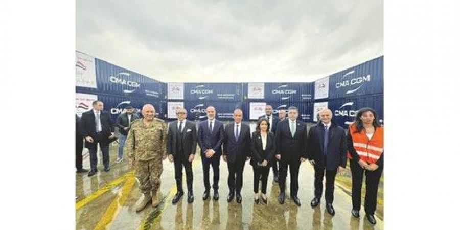 وزير الخارجية يسلم 1000 طن من المساعدات الإغاثية خلال زيارته لبيروت