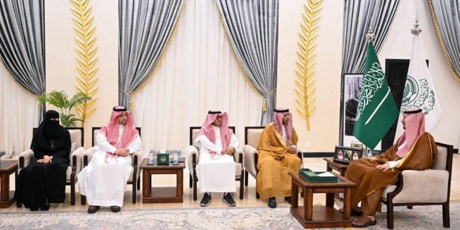 محافظ الطائف يلتقي مدير عام تدريب منطقة مكة وقيادات منشآت التدريب التقني والمهني بالطائف 