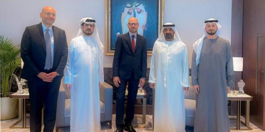 أحمد بن سعيد ورئيس «سيمنس للطاقة» يبحثان التعاون