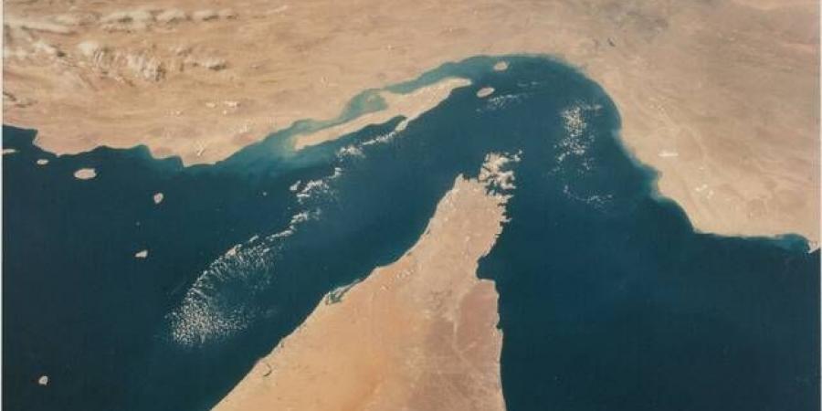 خلافات حادة حول مضيق هرمز تعرقل المفاوضات بين واشنطن وطهران