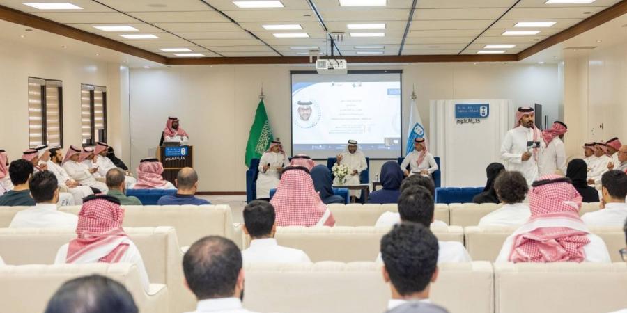 رئيس هيئة الإحصاء يشارك في جلسة حوارية حول الإحصاء وصناعة القرار