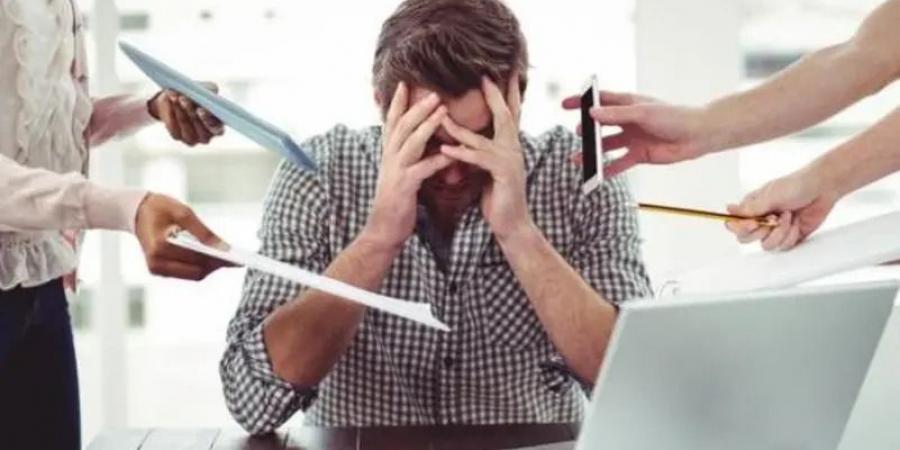 تقرير تقرير دولي صادم: قرابة المليون حالة وفاة سنويًا "بسبب الضغوط النفسية والاجتماعية في العمل"